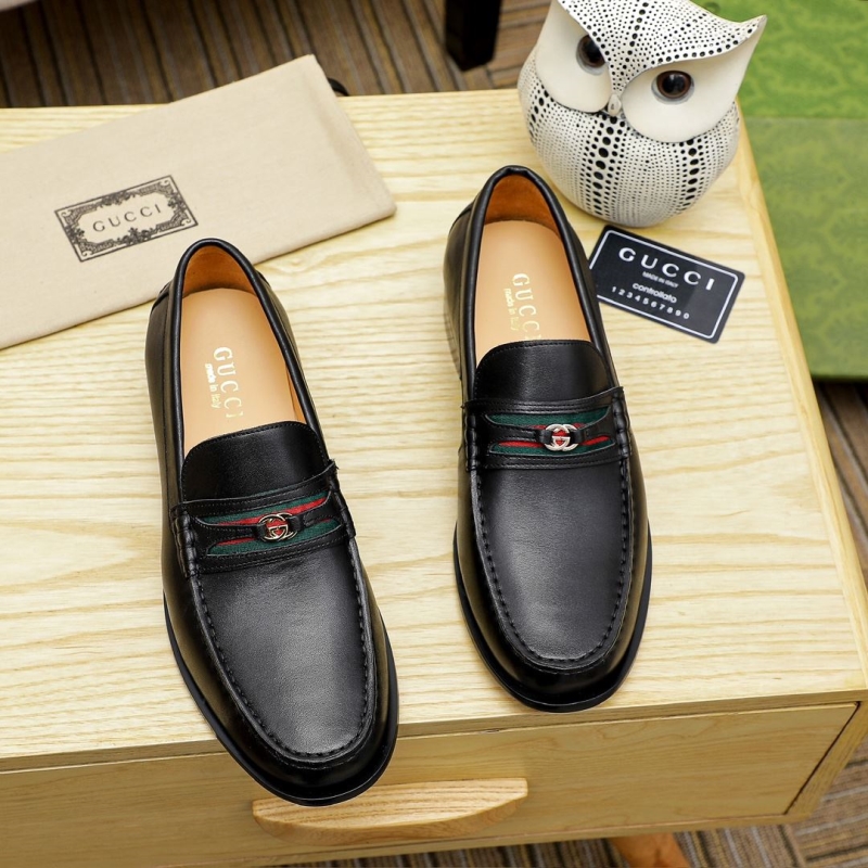 G*u*i leather shoes